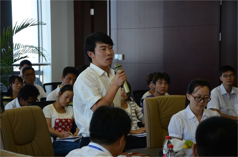 往屆大學生向新入職員工傳授角色轉變經驗2