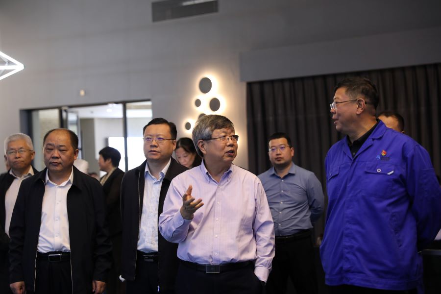 河南省政協副主席劉炯天到中源化學公司調研